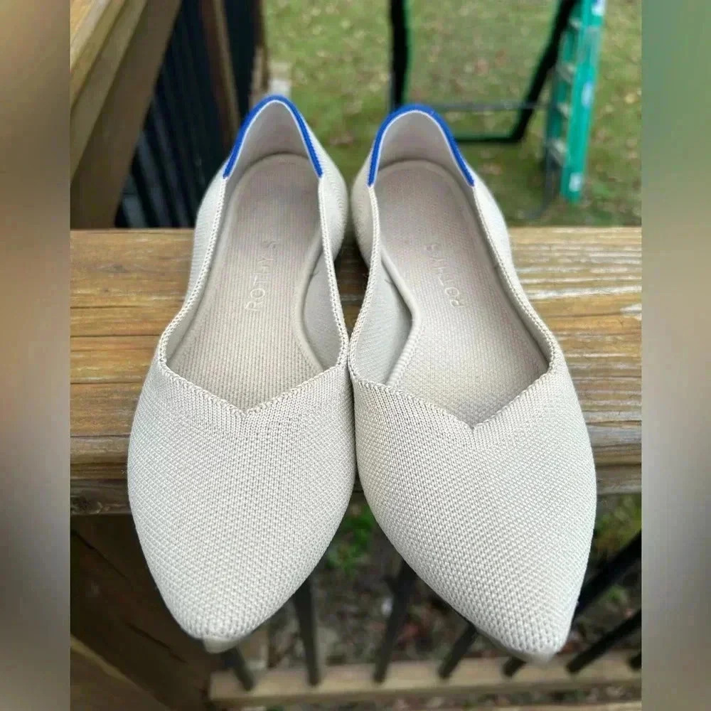Rothy’s The Point in Ecru Size 8.5 in Tan/Blue